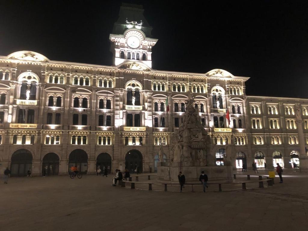 Aparthotel Torretta Eight Trieste Bagian luar foto